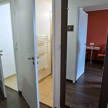 מלון דירות Privilodges Carre De Jaude 3*