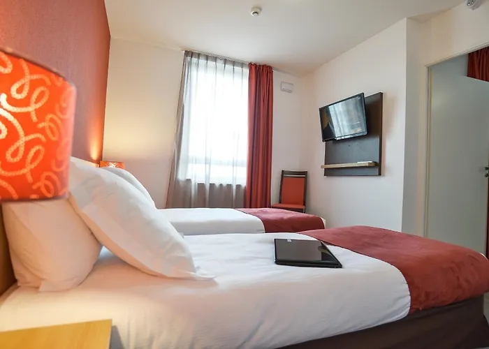 普利罗吉斯卡雷德宫殿公寓酒店 3* 克莱蒙费朗