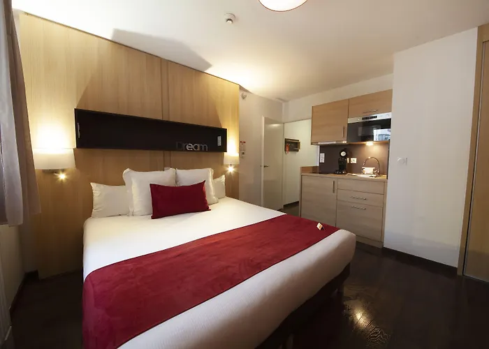 Privilodges Carré De Jaude Aparthotel 3*