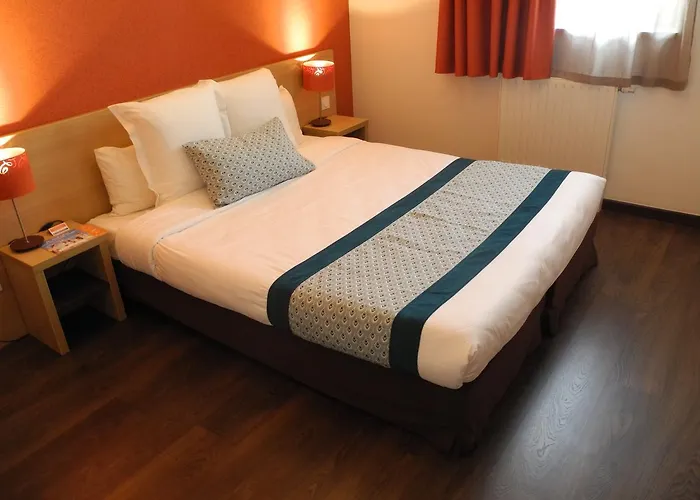 普利罗吉斯卡雷德宫殿公寓酒店 3* 克莱蒙费朗